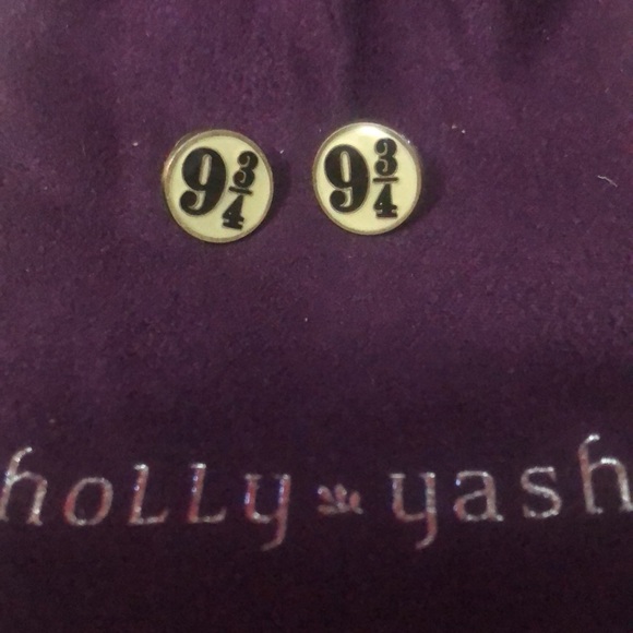 Harry Potter 9 3/4 Platform Earrings . The earrings have been in my jewel box - Picture 2 of 5